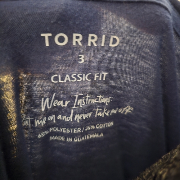 Embroidered girlfriend v neck tee- signature jersey blue - Picture 4 of 7